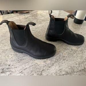Black leather Blundstones - 8.5